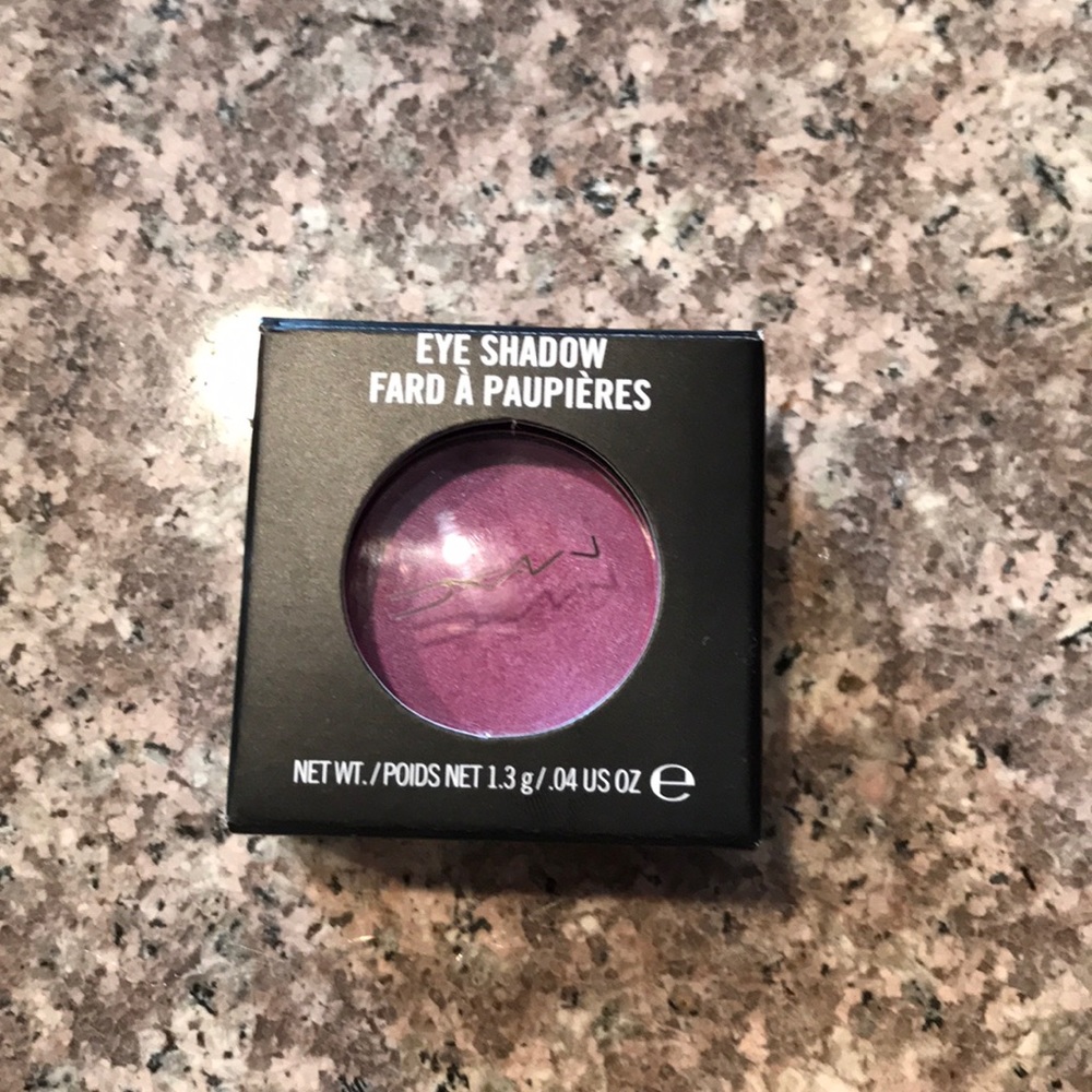 Brand new MAC stars n rockets eye shadow